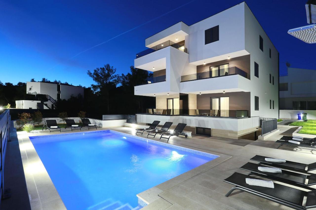 Villa Ankora 2 With Heated Pool Biograd Na Moru Esterno foto