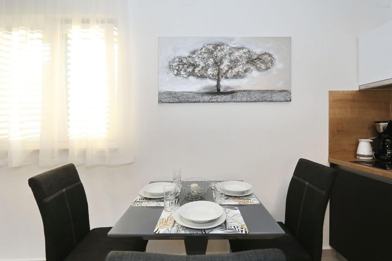 Villa Ankora 2 With Heated Pool Biograd Na Moru Esterno foto