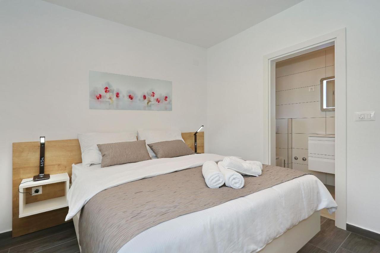 Villa Ankora 2 With Heated Pool Biograd Na Moru Esterno foto