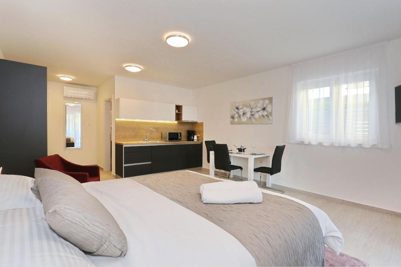 Villa Ankora 2 With Heated Pool Biograd Na Moru Esterno foto